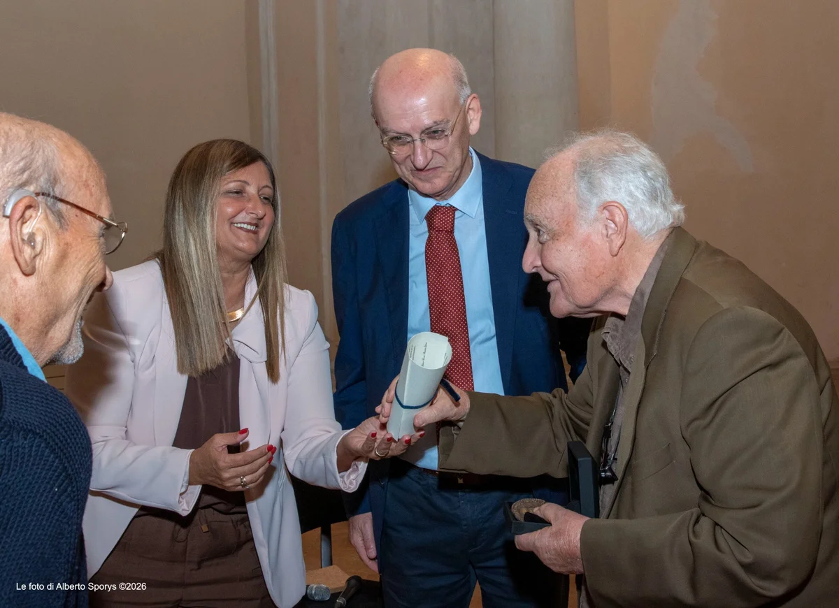 Il Premio "Acquaviva d’Aragona” conferito ad Atri a Ezio Sciarra