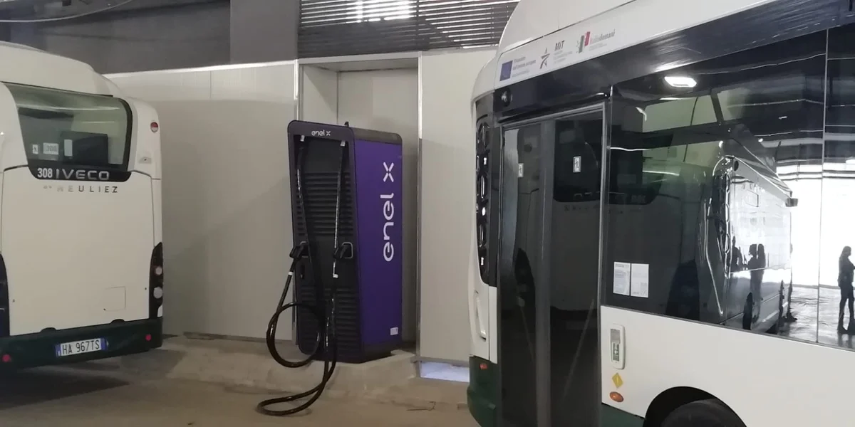FOTO | Terminal "Natali", attivate le infrastrutture per la ricarica degli autobus elettrici