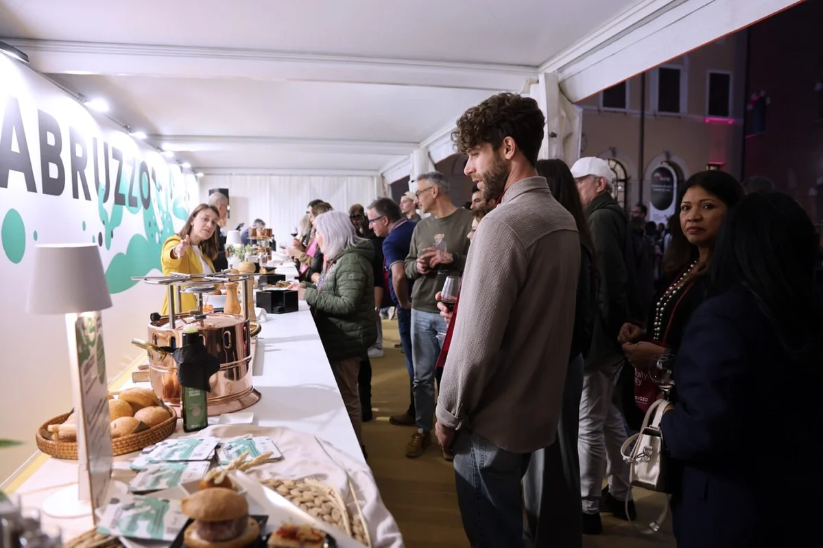 “Vinitaly and City”, l'Abruzzo protagonista a Verona con il Cerasuolo