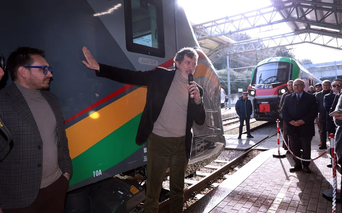 Trasporti: Marsilio, sicurezza e sostenibilità, in servizio i nuovi treni di Tua