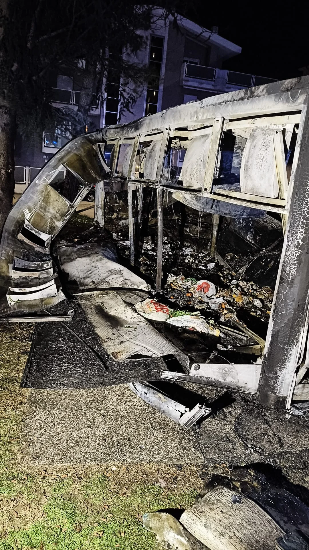 Distrutta da un incendio l'ecoisola di Villa Mosca