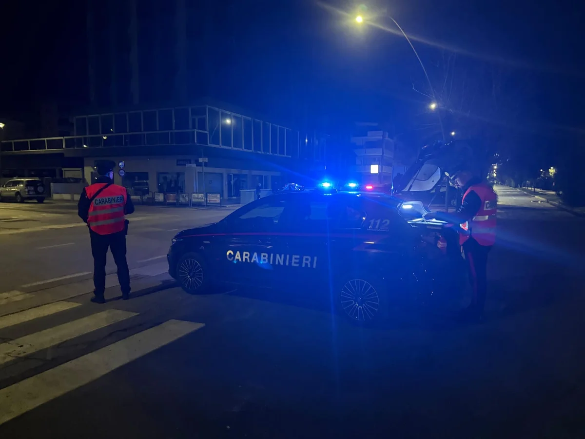 Martinsicuro, picchia la madre: arrestato per maltrattamenti in famiglia