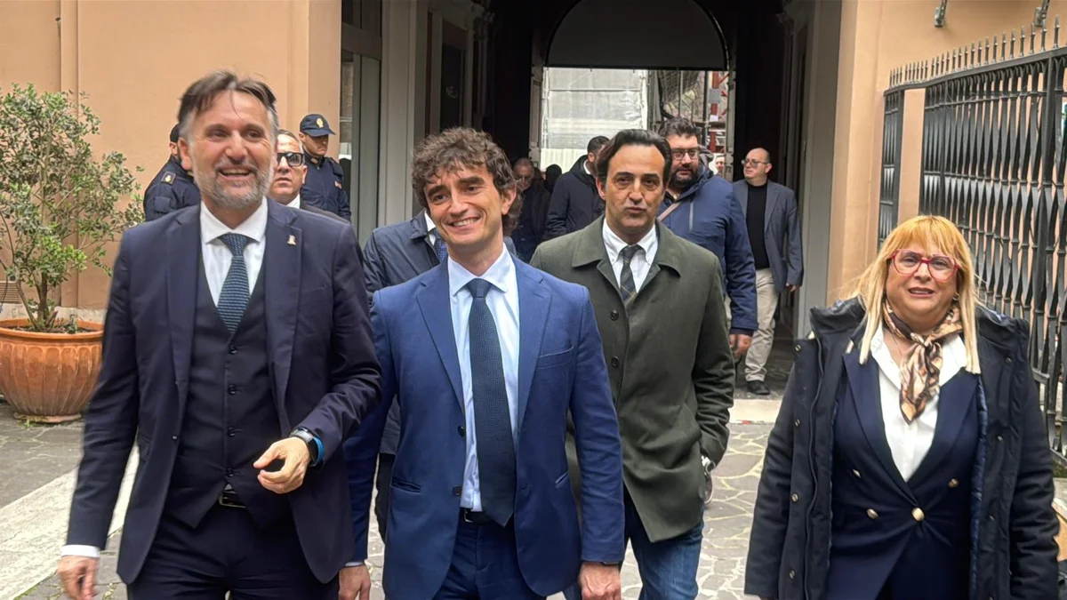 FOTO  e VIDEO | Referendum,  bagno di folla per Galeazzo Bignami a Teramo