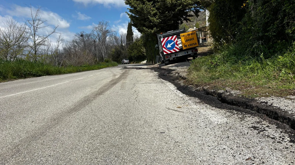 FOTO | Dissesto sulla provinciale 56 a Civita di Colonnella