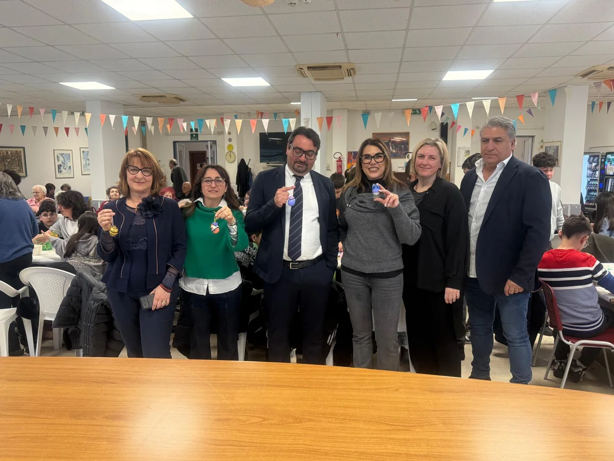 FOTO  e VIDEO | Generazioni si incontrano alla Casa di Riposo di Teramo: evento pasquale tra nonni e nipoti