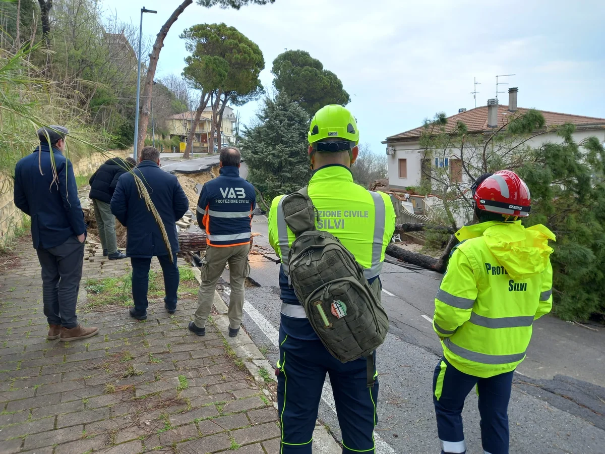 Frana di Silvi, in visita il presidente della Protezione Civile