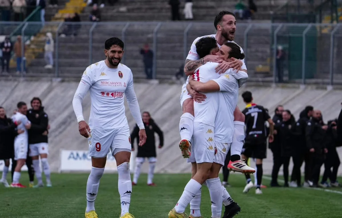 Eccellenza, in trasferta le prime due della classe