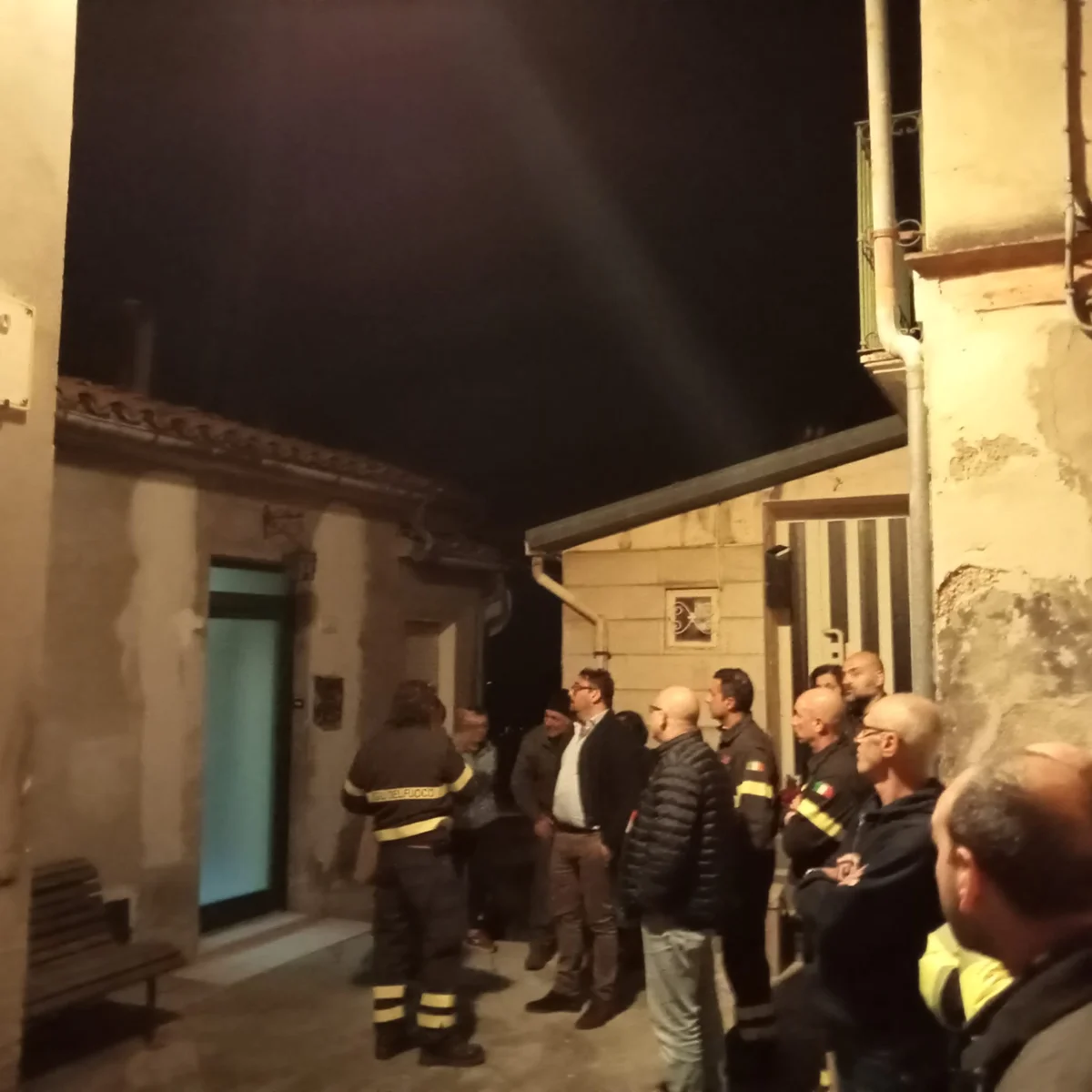 FOTO | Frondarola: crollano tetto e solai di una casa disabitata