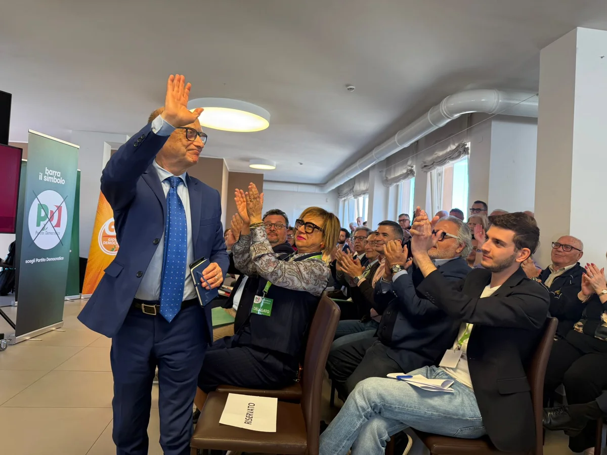 Schlein a Chieti chiude il Congresso delle idee e lancia Legnini