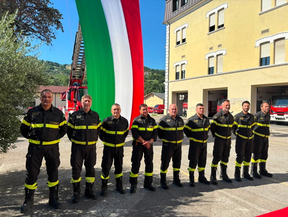 Vigili del fuoco di Teramo, caschi rossi per 9 nuovi capi squadra
