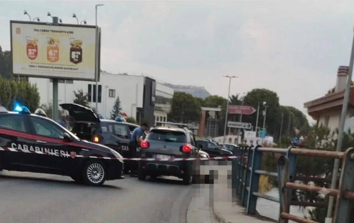 Non si ferma all’alt dei carabinieri: muore dopo inseguimento