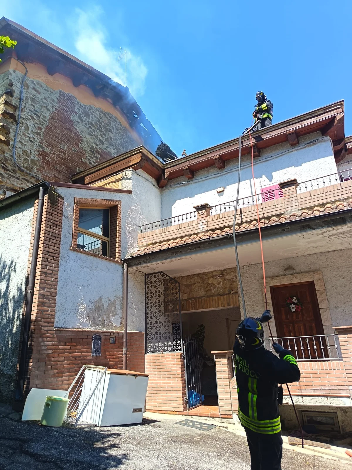 FOTO | Incendio di abitazione a Civitella: 60enne ricoverato in ospedale