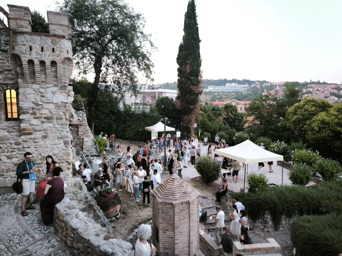 FOTO e VIDEO | Caliscendi al Castello della Monica: una preview suggestiva e di qualità