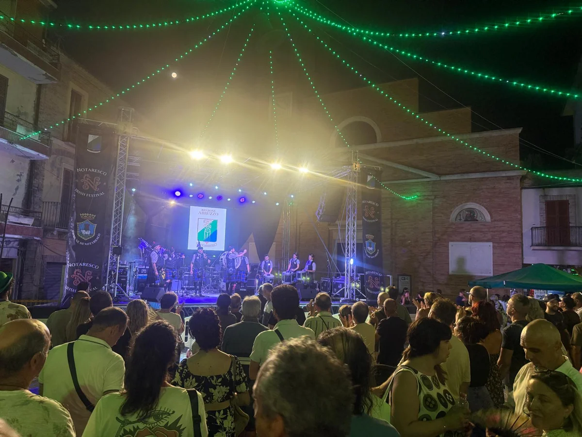 FOTO e VIDEO | Notaresco Irish Festival, un successo la prima serata