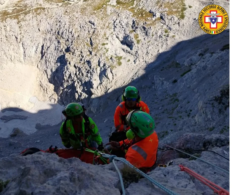Alpinista precipita per oltre 10 metri sul Gran Sasso: ricoverato in ospedale