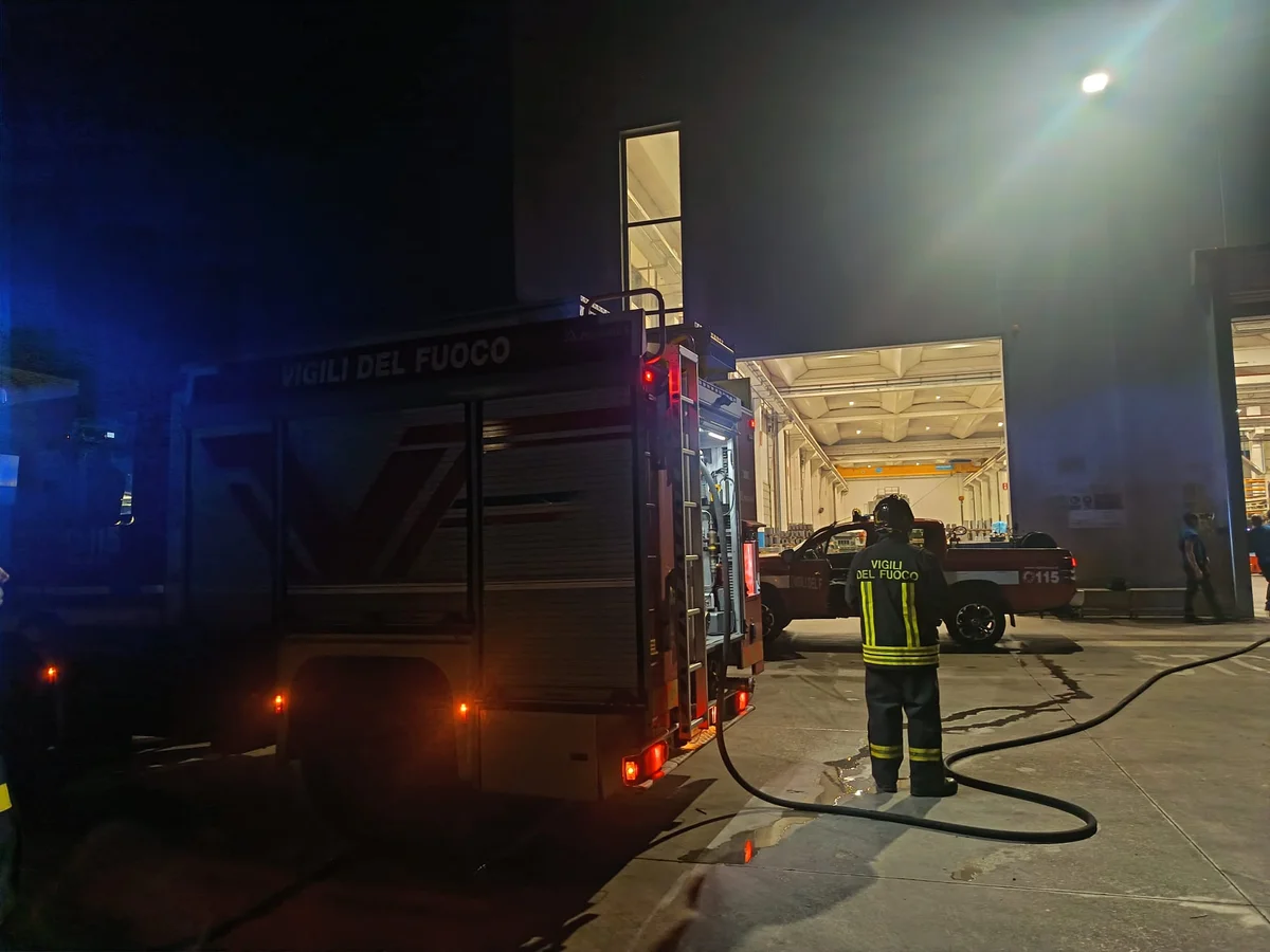 FOTO | Incendio alla U.form a Villa Zaccheo