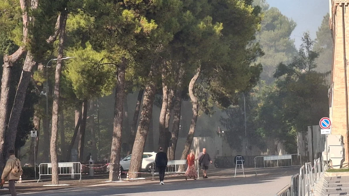 FOTO | Incendio nel Tribunale di Teramo