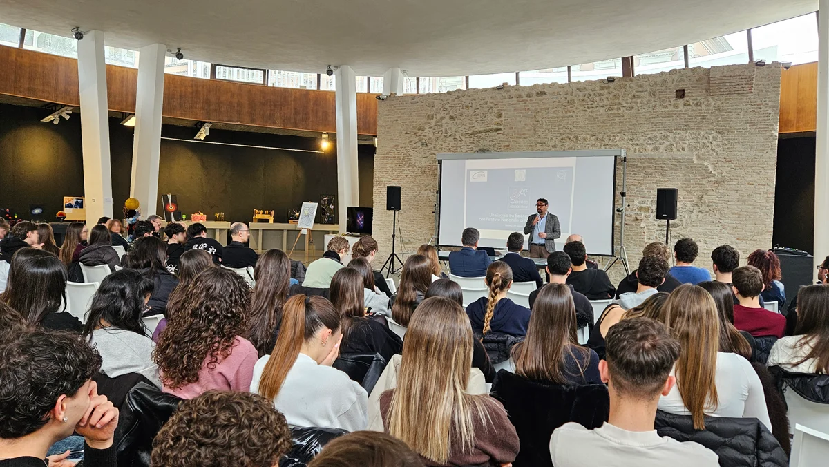 FOTO | Giovani talenti creano la scienza: il progetto è dell'INFN