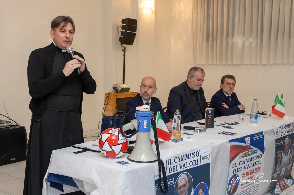 Il Cammino dei Valori, don Coluccia incontra i ragazzi di Notaresco