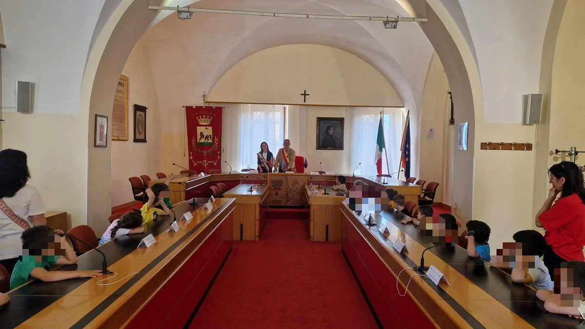I bambini della Scuola dell’Infanzia “Gobetti” in visita al Comune