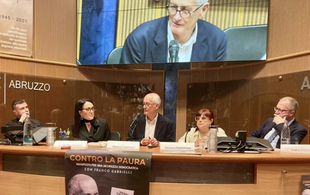 La sicurezza come visione democratica: presentato il libro di Franco Gabrielli