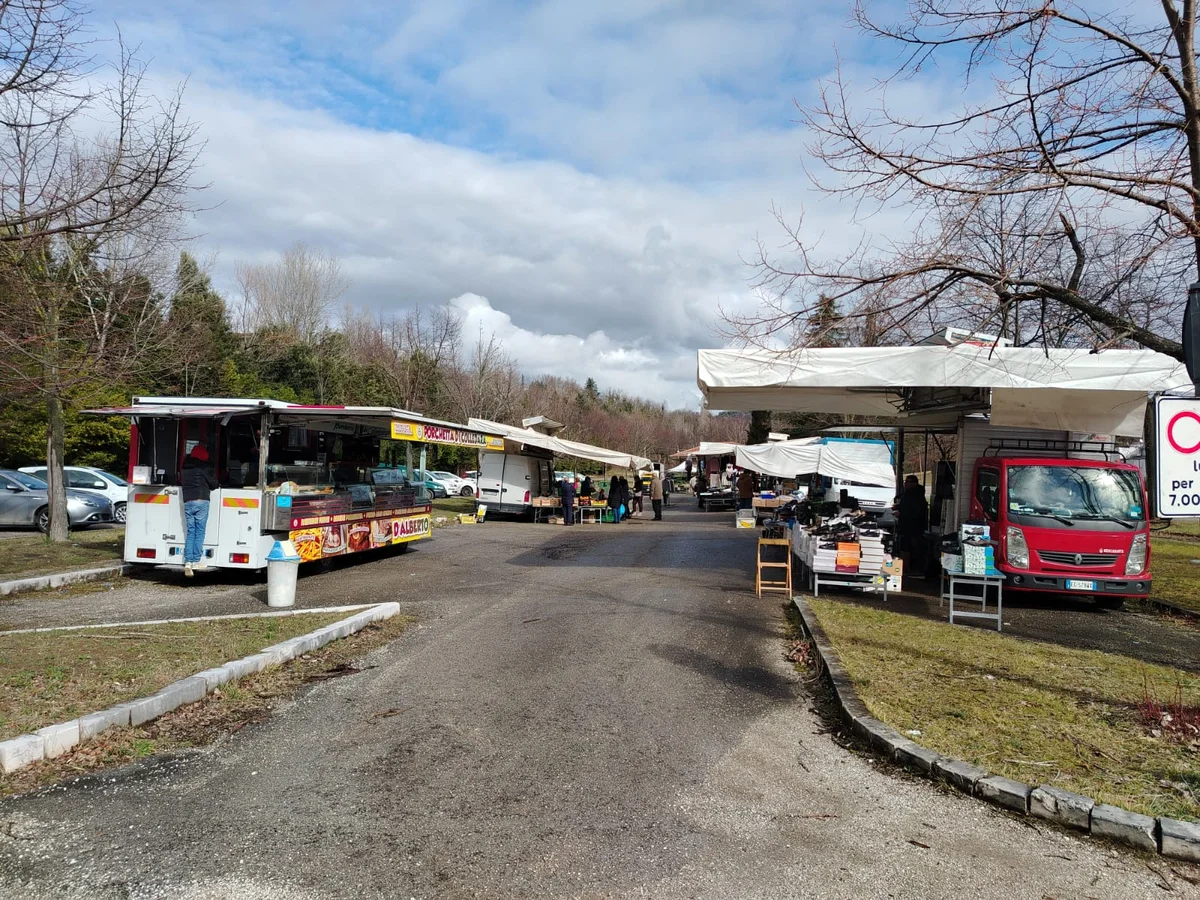 Sinistra per Isola: "Il mercato? Un disastro annunciato!"