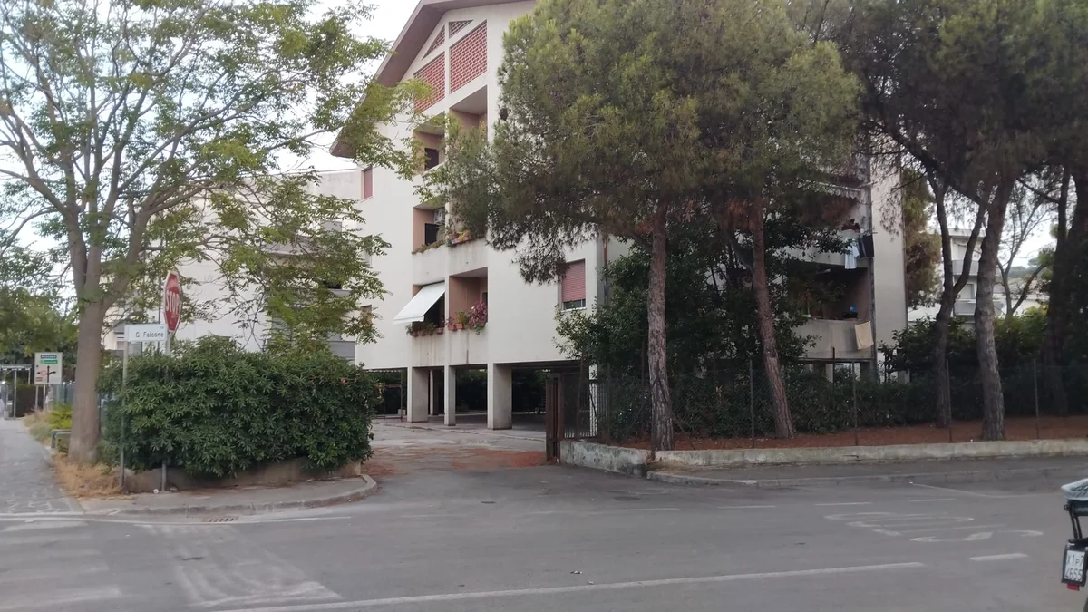 Degrado in una palazzina Ater a Silvi, gli inquilini si appellano al sindaco