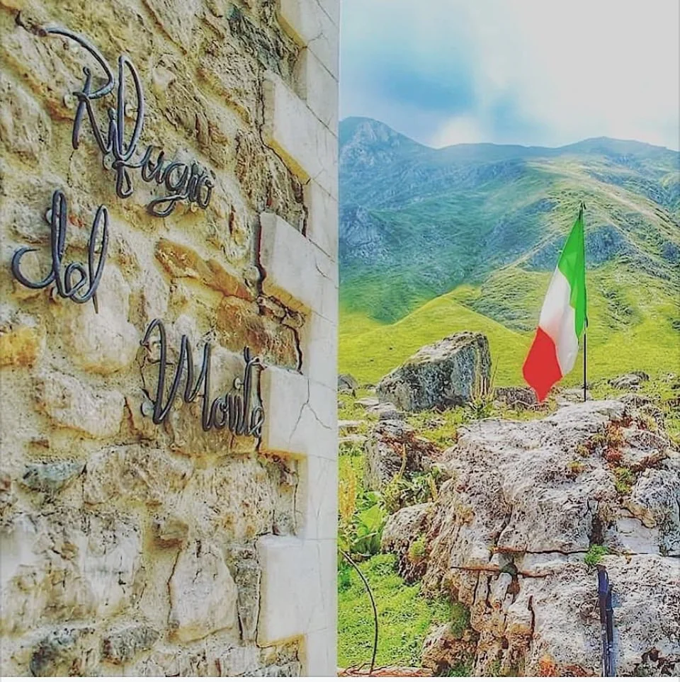 Fano, il Rifugio del Monte distrutto da una valanga