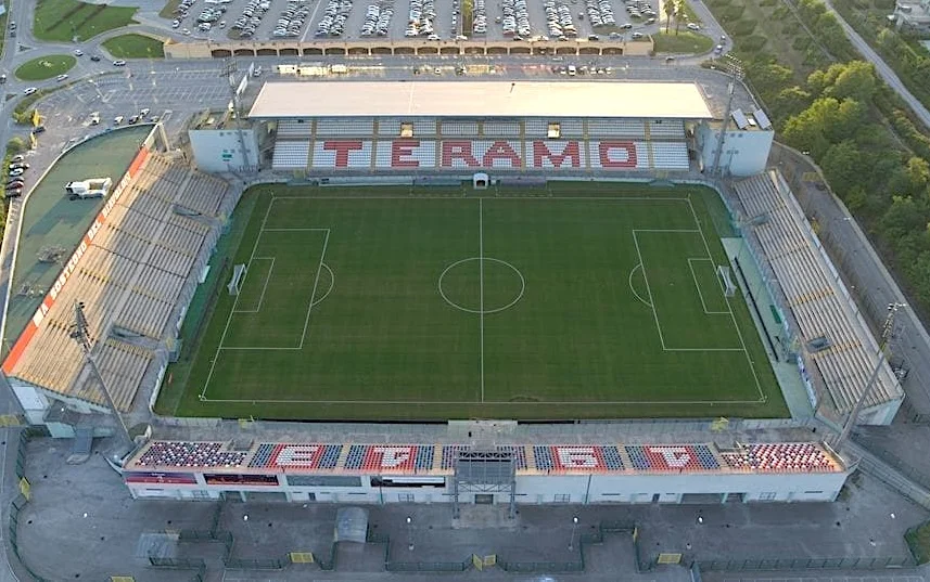 Calcio, lunedì conferenza stampa del Teramo
