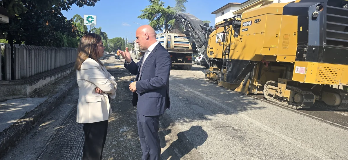 FOTO e VIDEO | Avviati i lavori di manutenzioni stradali in cinque comuni: si parte da Torano Nuovo
